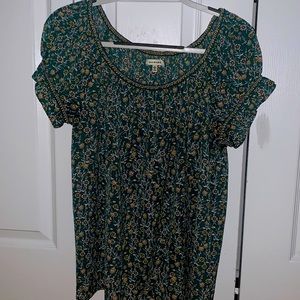 Green floral peasant style/cottagecore Blouse